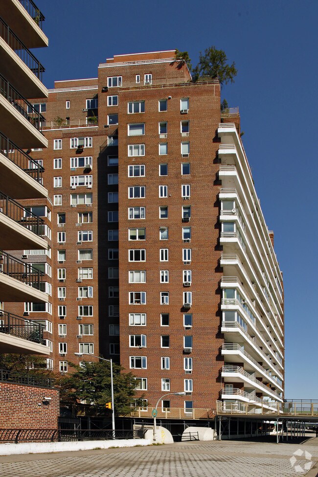 One Gracie Terrace Apartments New York, NY