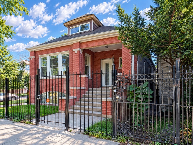 Building Photo - 3025 E 80th Pl