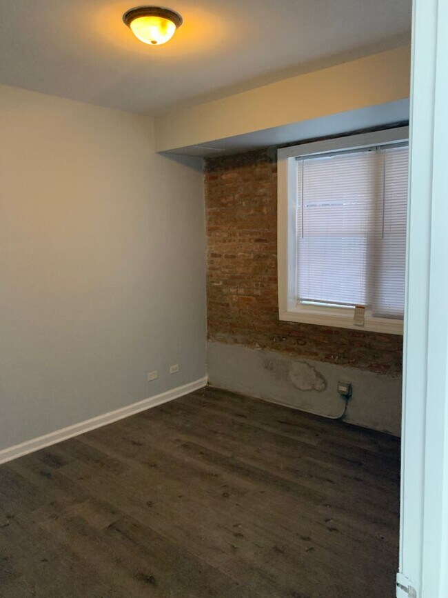 Foto del edificio - 7752 S Essex Ave