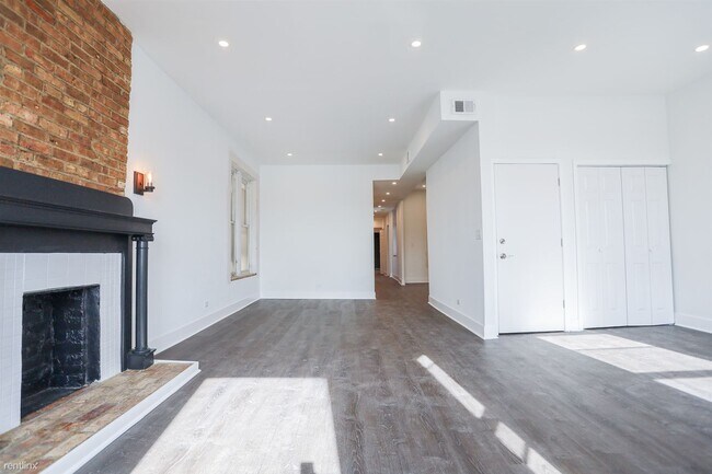 Foto del edificio - 2 br, 1 bath Condo - 948 W Addison St