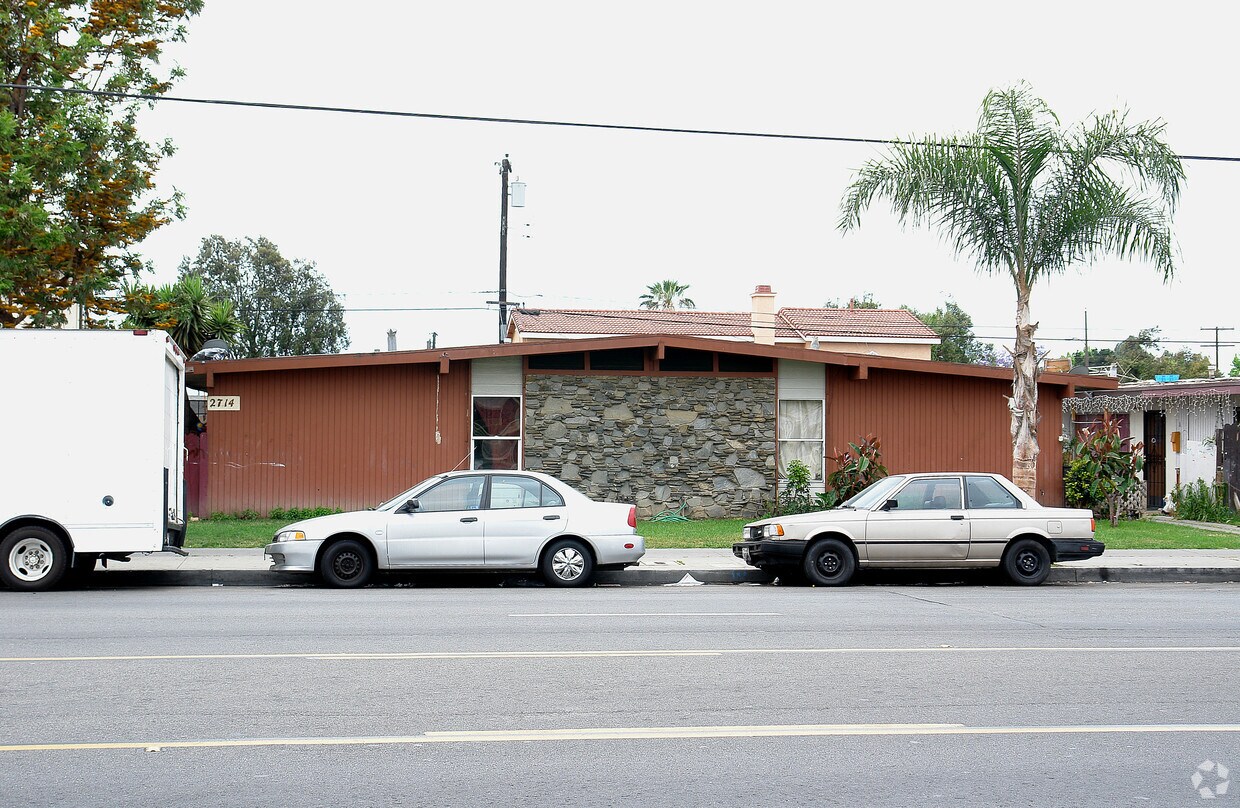 Building Photo - 2714 Mcfadden Ave
