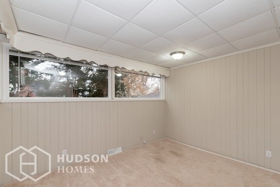 Foto del edificio - NOW AVAILABLE! - 260 S Broad St, Canfield,...