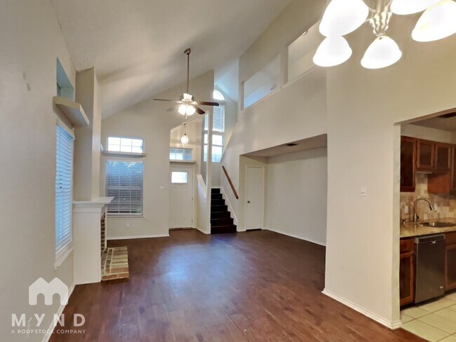 Foto del edificio - 6428 Fern Meadow Dr