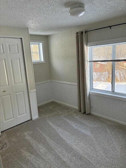 Building Photo - 8102 Oakwood Ave NE