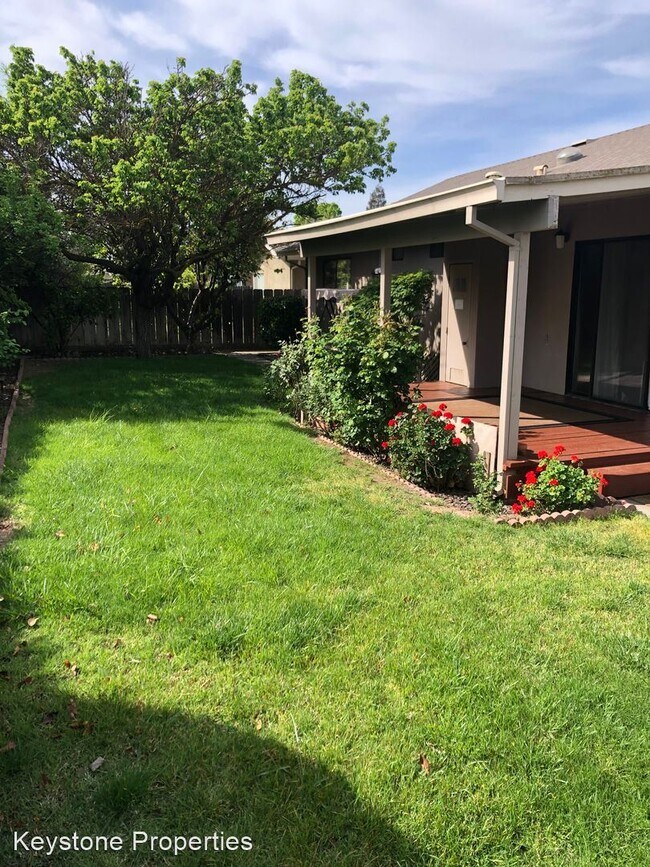 Foto del edificio - 3 br, 2 bath House - 1720 N. Highlands Ave.