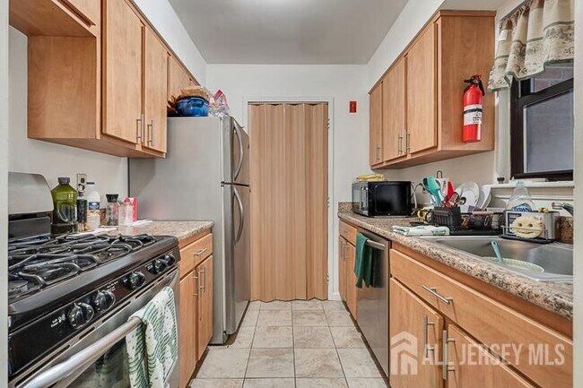 Foto del edificio - 142 Beverly Hill Terrace