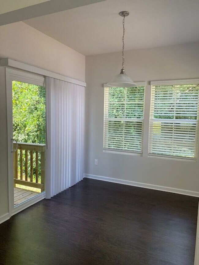 Foto del edificio - 3707 Glen Meadows Dr
