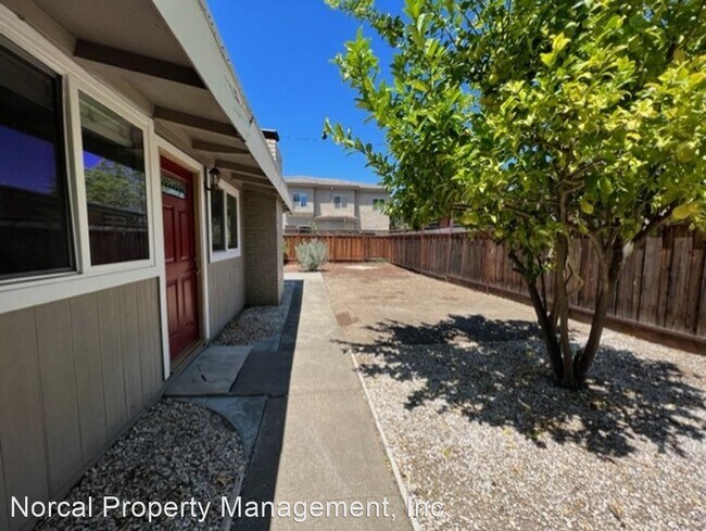 Building Photo - 3 br, 1 bath House - 18621 Medicus Ct