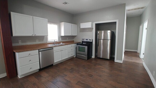 Foto del edificio - 47 N Xanthus Ave