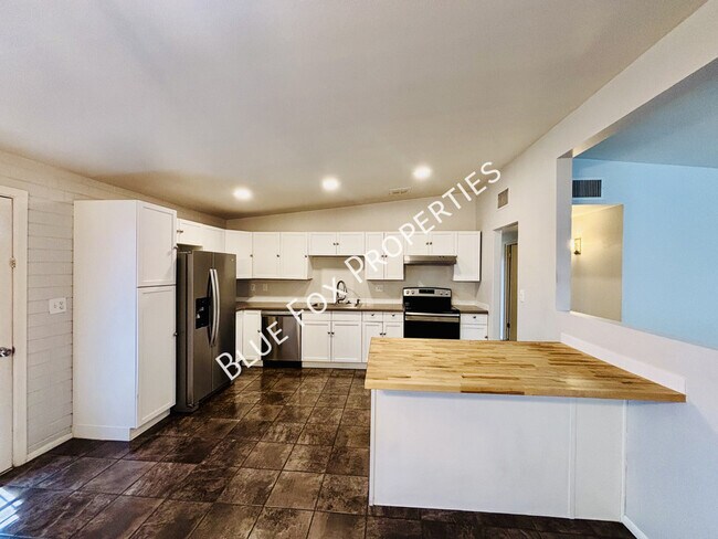 Foto del edificio - 4355 E Glenn St