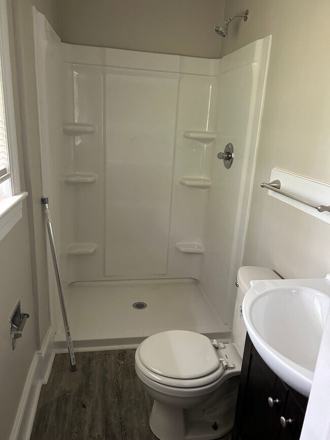 Foto del edificio - 1145 Brownview Dr