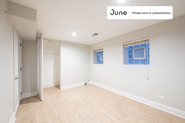 Building Photo - Room in Shared 4 bed/2 bath home