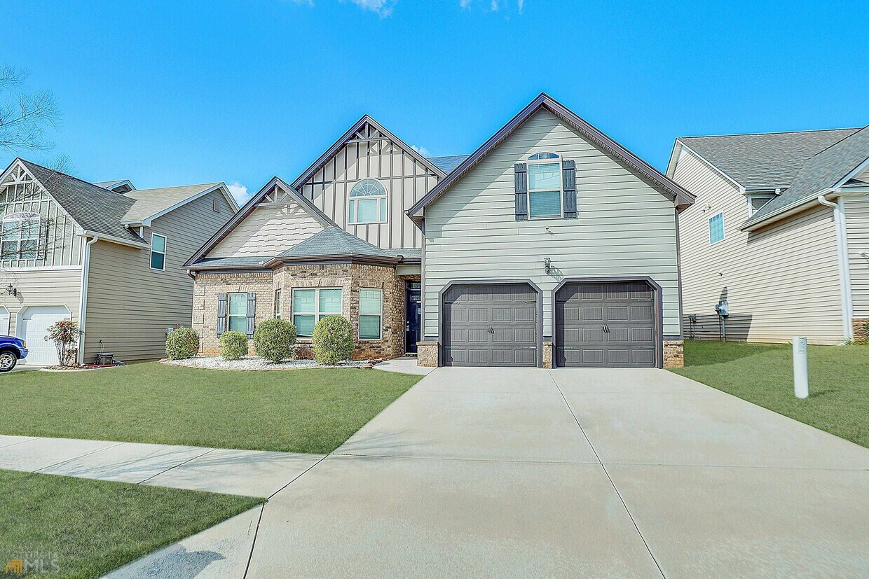 3857 Valley Bluff Ln, Snellville, GA 30039 House for Rent in