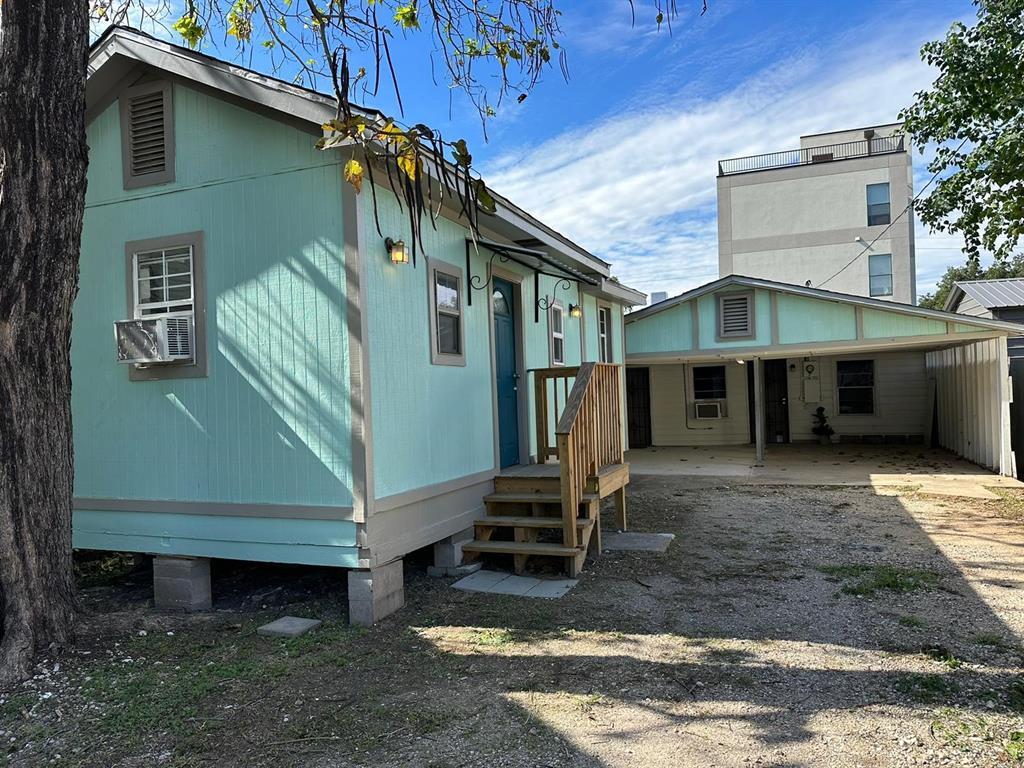 Primary Photo - 212 Velasco St