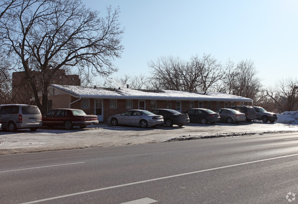 1850 S Ferry St, Anoka, MN 55303 Apartments in Anoka, MN