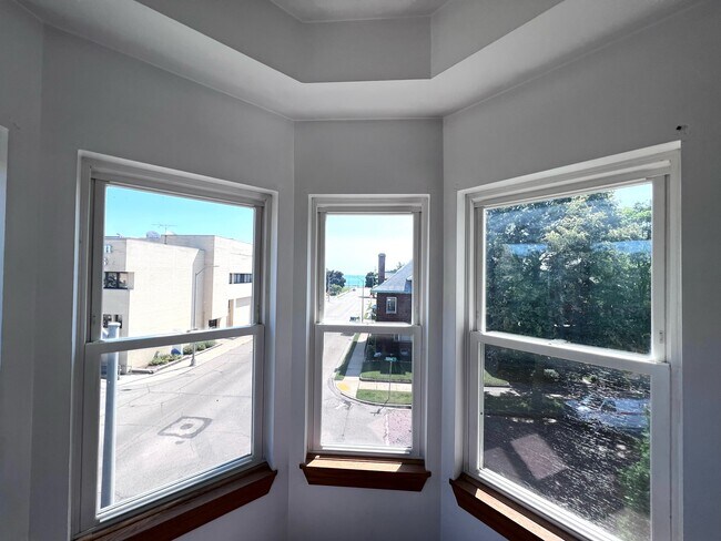 Fotografía del edificio - 1400 College Ave