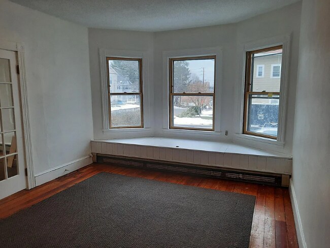 Building Photo - 126 Welles St