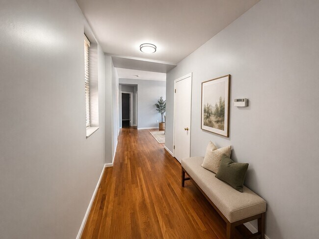 Foto del edificio - 394 Riverway