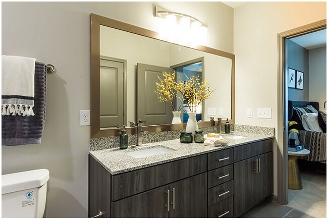 Foto del edificio - 2821 Manorcrest Ct
