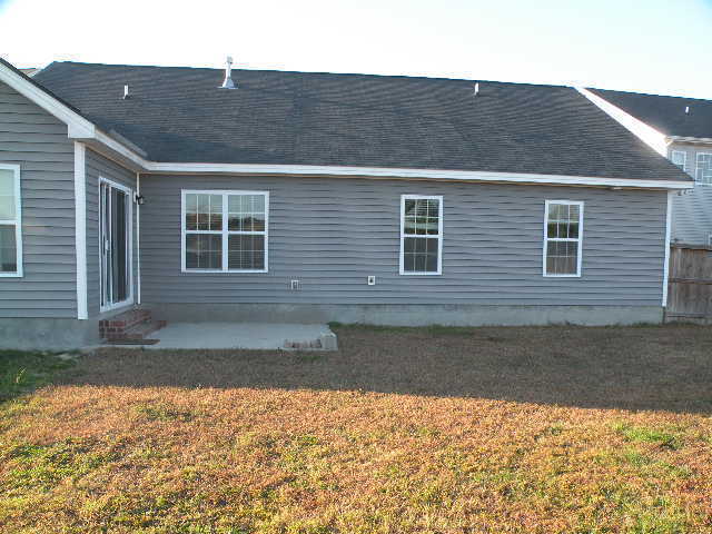 Foto del edificio - Near new home in comfortable family community