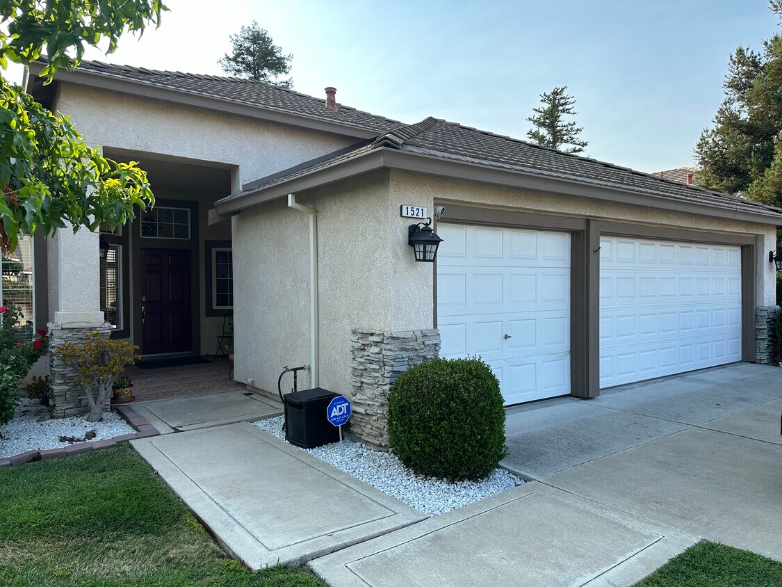 Foto principal - 1521 Annie Ct