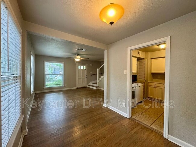 Photo - 311 N Oak Cliff Blvd House