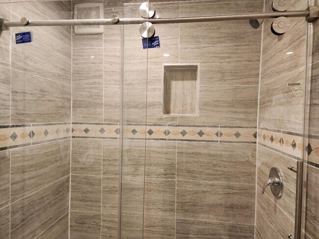 Foto del edificio - 3045 68th St