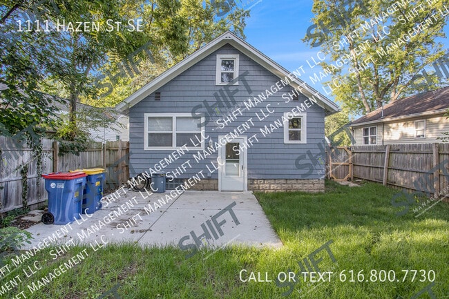 Building Photo - 1111 Hazen St SE