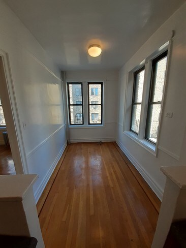Building Photo - 2148 Barnes Ave