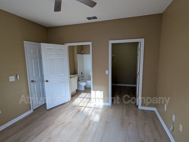 Building Photo - 856 Grand Regency Pointe