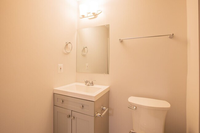 Foto del edificio - Newly Built 3 BR/3 BA Townhome in Hillcrest!