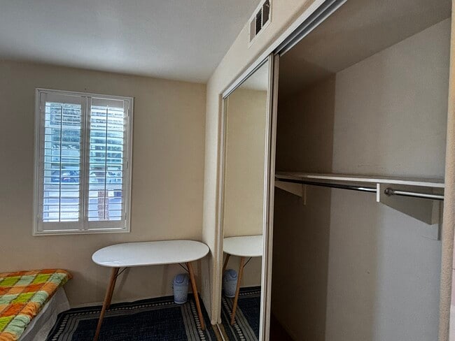 Foto del edificio - 2695 W Madison Cir