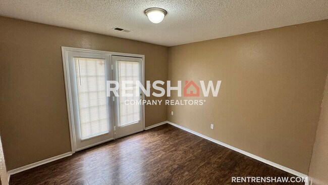 Foto del edificio - 4881 Royal Run Dr