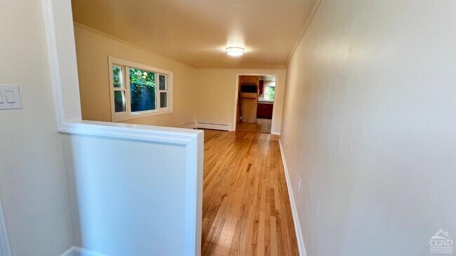 Building Photo - 10 Lakeside