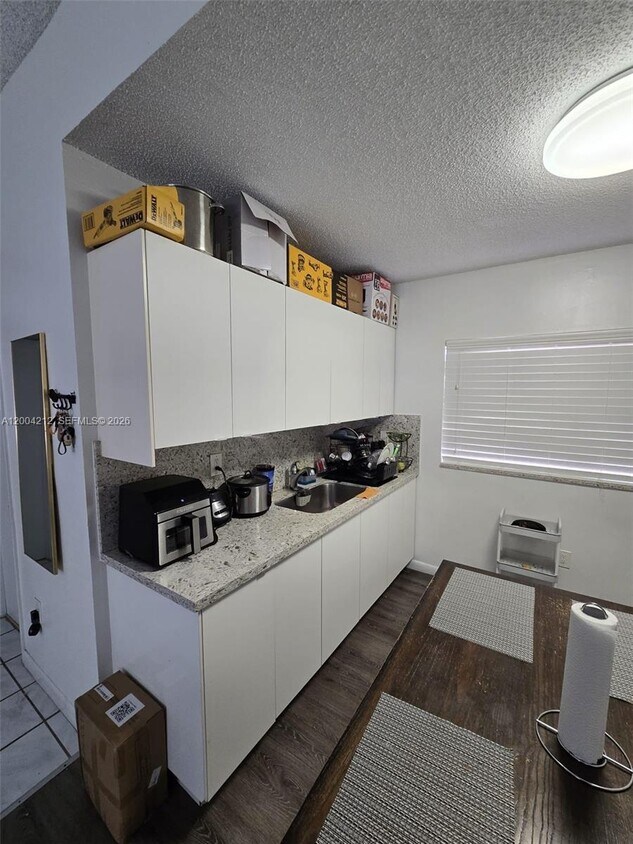 Foto del edificio - 6370 W 27th Ct