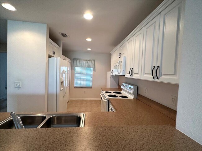 Building Photo - 5760 Sabal Trace Dr