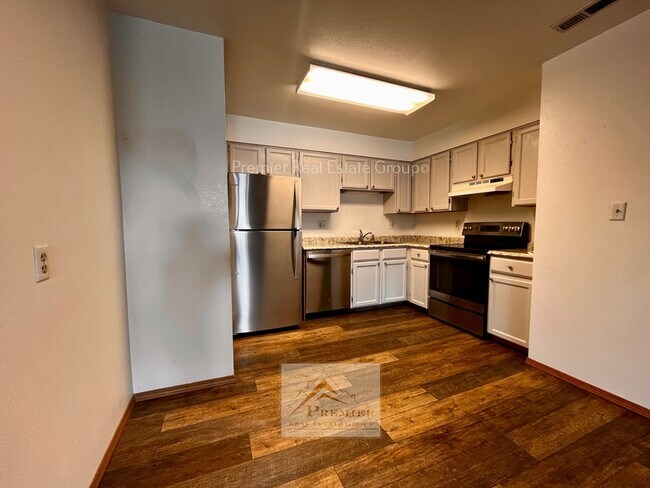 Building Photo - 1242 Firefly Cir