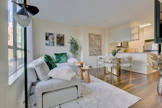 Building Photo - 1125 Howe St