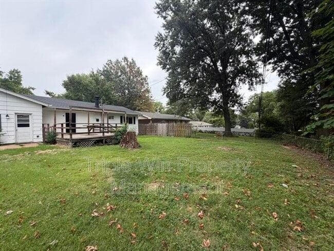 Building Photo - 714 Undercliff Dr