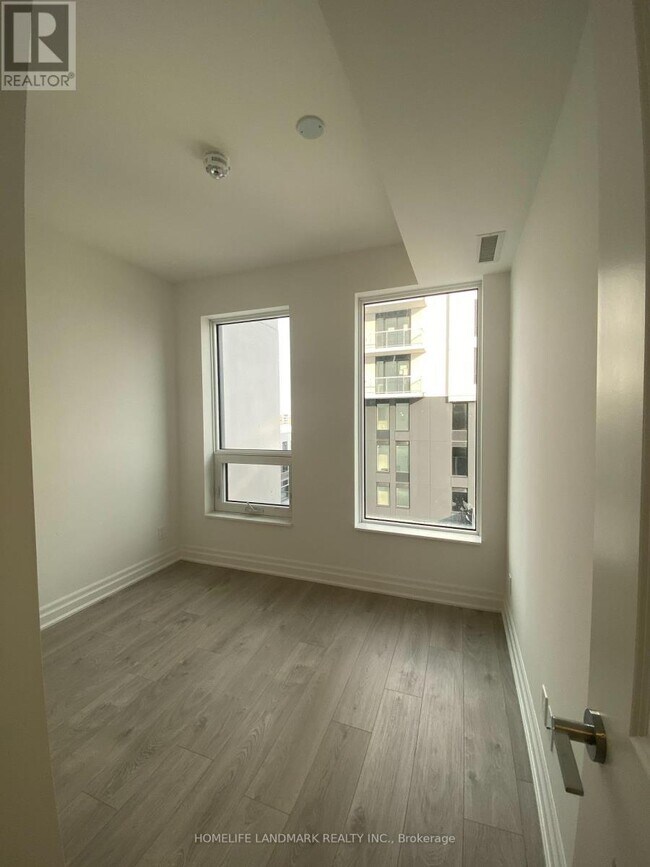 Building Photo - 10 Rouge Valley Dr W