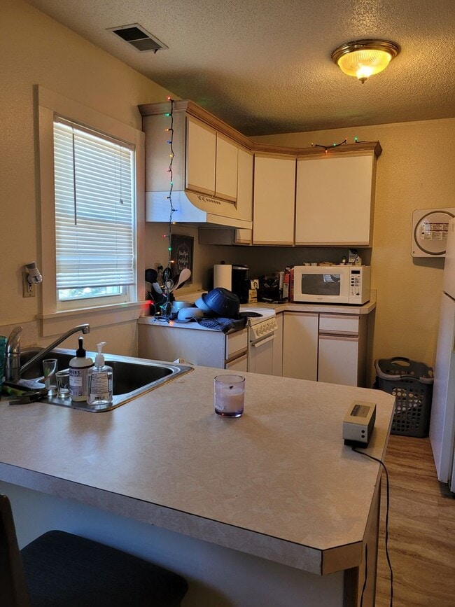 Foto del edificio - 418 S Summit St