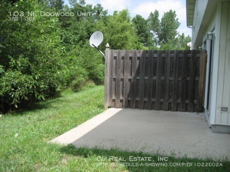 Foto del edificio - 102 NE Dogwood