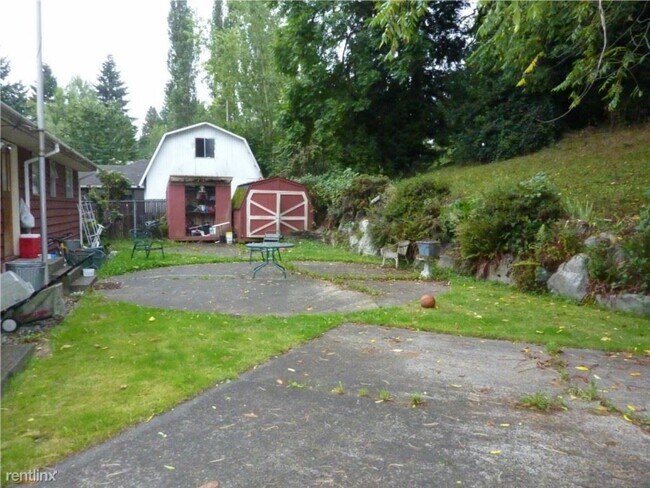 Building Photo - 5 br, 3 bath House - 11603 8th Ave S Nice ...