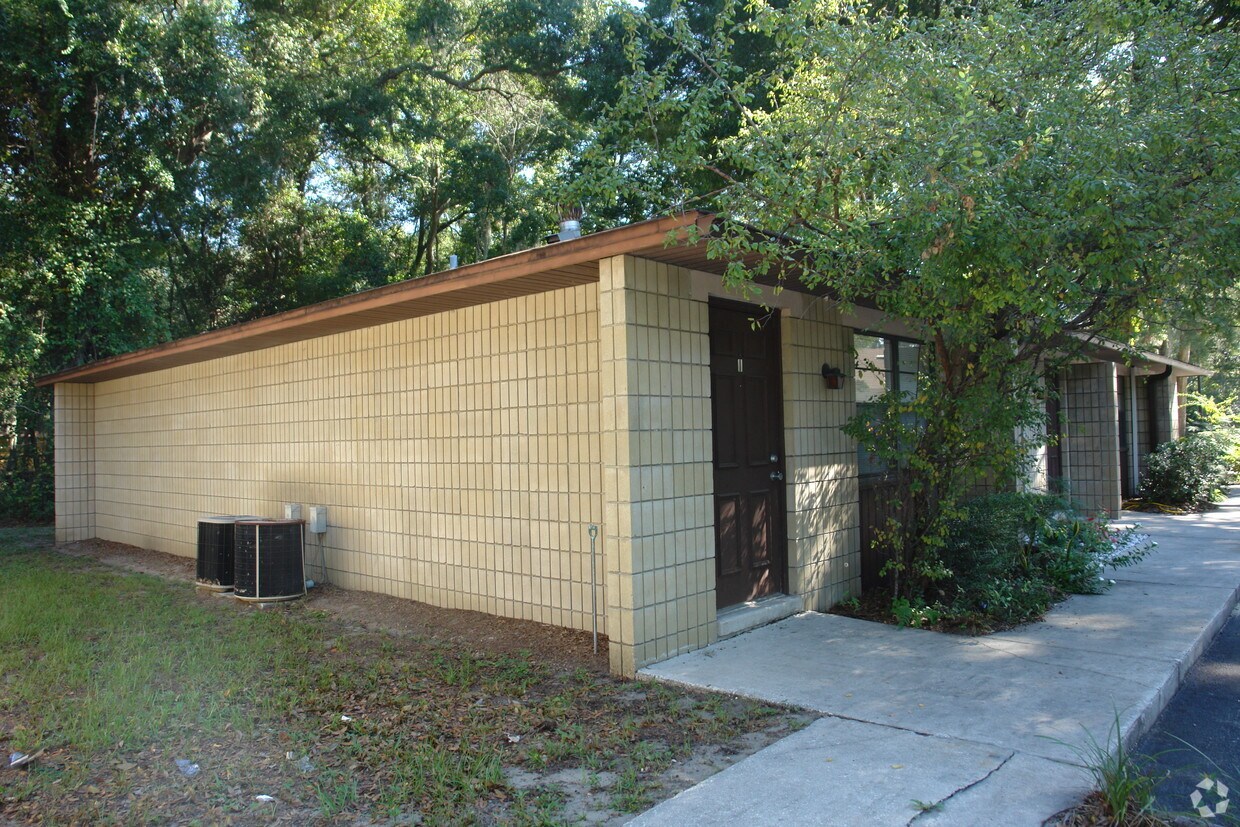 Building Photo - 4524 NW 23rd Ave