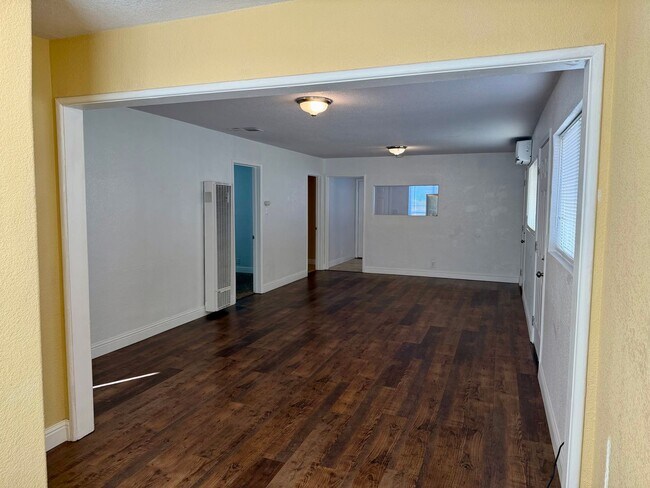 Foto del edificio - 1710 S Teilman Ave