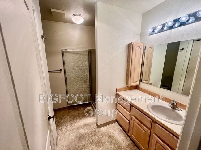 Building Photo - 1701 Prospect Ave