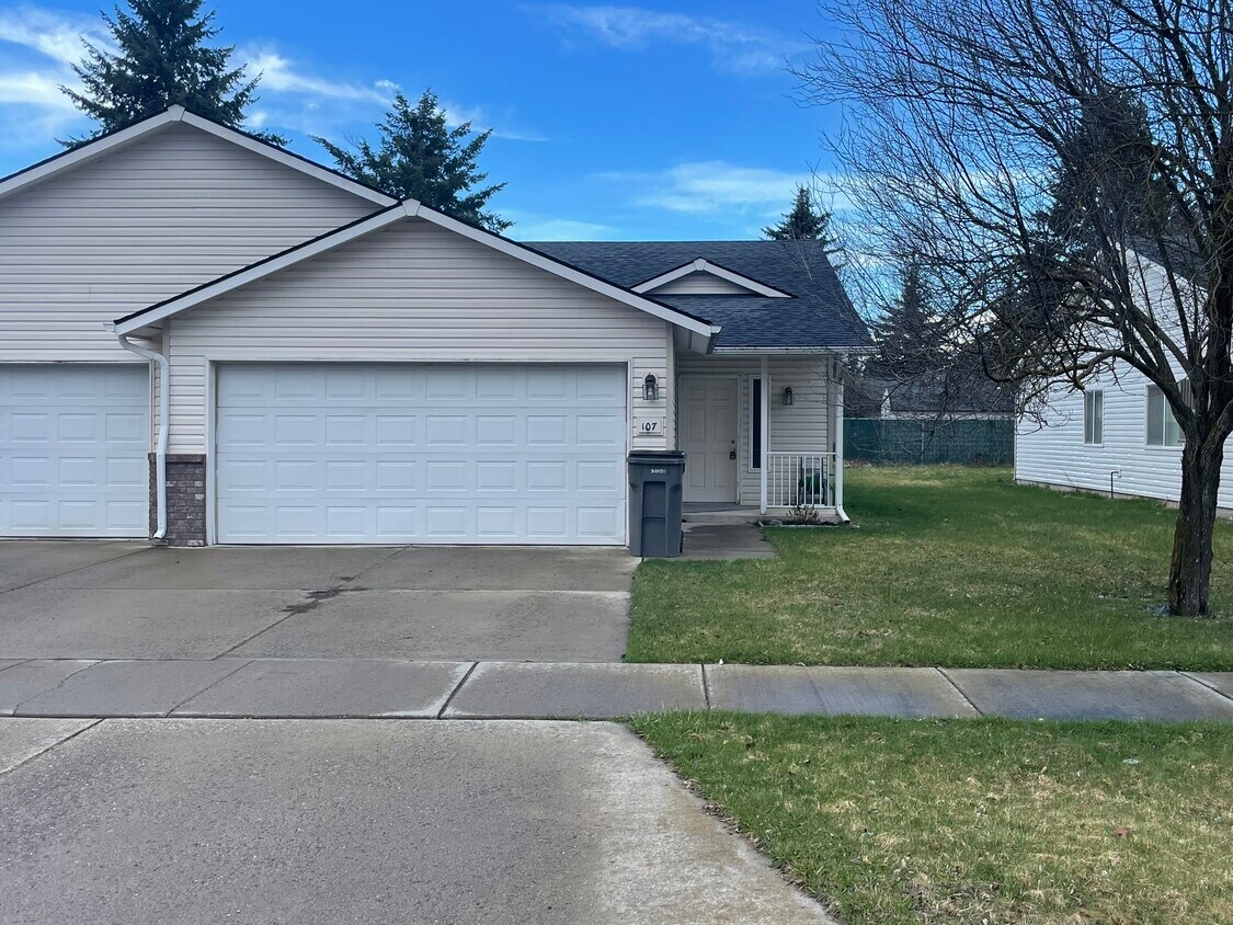 103107 E Jadynn Ct, Hayden, ID 83835 Townhome Rentals in Hayden ID