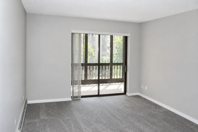Building Photo - 14050 E Linvale Pl