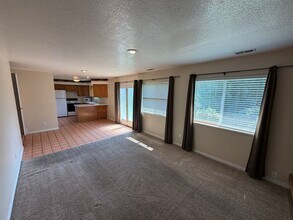 Building Photo - 479 S Palisade Dr