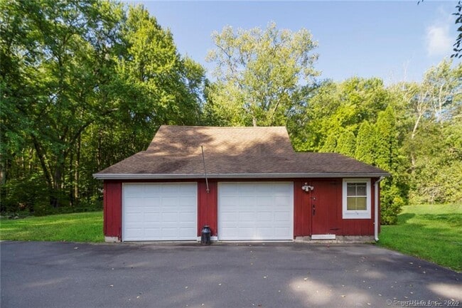 Building Photo - 690 Plainville Ave
